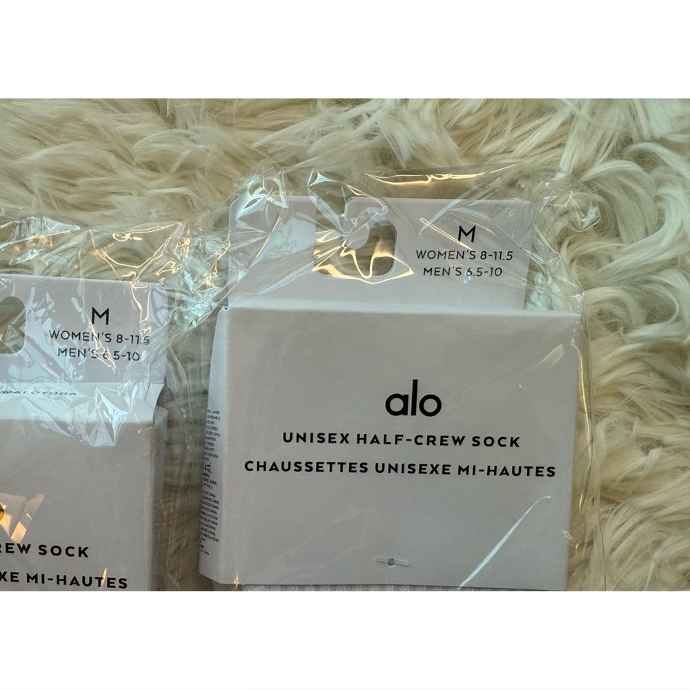 Alo | Half Crew Sock Bundle | Grey & White | Medium - Picture 3 of 4